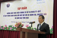 Tiến sỹ Vương Ánh Dương, Phó Cục trưởng Cục quản lý Khám, chữa bệnh phát biểu tại buổi tập huấn. (Nguồn: Báo Sức khỏe và Đời sống)