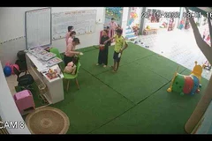 Phụ huynh đưa bé T.N.N.L.đến Trường Mầm non Mai Ca để phản ánh về việc bị cô giáo hăm doạ. (Ảnh chụp màn hình)