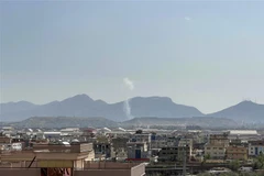 Khói bốc lên từ hiện trường vụ nổ ở thủ đô Kabul, Afghanistan ngày 23/9/2022. (Ảnh: AFP/TTXVN)