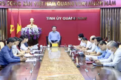 Ông Nguyễn Xuân Ký, Ủy viên Ban Chấp hành Trung ương Đảng, Bí thư Tỉnh ủy, Chủ tịch HĐND tỉnh Quảng Ninh, chủ trì cuộc họp. (Ảnh: laodong.vn)
