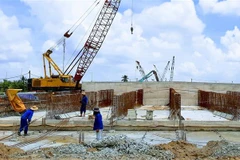 Cầu Trần Hoàng Na, Cần Thơ, bị chậm tiến độ, đội vốn 67 tỷ đồng. (Nguồn: TTXVN)