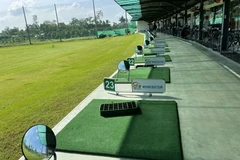 Sân tập golf với 40 thảm tập có thể hoạt động cùng lúc đã đi vào hoạt động dù chưa được cấp phép. (Nguồn: qdnd.vn)