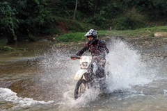 [Photo] Các tay đua môtô địa hình tranh tài tại đường đua ở Sơn La