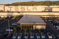 Một nhà máy của hãng ôtô Tesla tại Fremont, California, Mỹ, ngày 10/2/2022. (Ảnh: AFP/TTXVN)