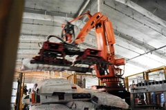 Sản phẩm phân bón của Công ty cổ phần phân bón dầu khí Cà Mau được ưu tiên phục vụ thị trường nội địa. (Ảnh: Huỳnh Anh/TTXVN)