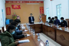 Bí thư Đảng ủy xã Khun Há, huyện Tam Đường (Lai Châu) Nguyễn Thanh Tùng là cán bộ luân chuyển cơ sở điều hành cuộc họp về triển khai nhiệm vụ phát triển kinh tế-xã hội của địa phương. (Ảnh: Việt Hoàng/TTXVN)