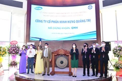 16,5 triệu cổ phiếu GMH chính thức được niêm yết trên HOSE. Giá tham chiếu trong ngày giao dịch đầu tiên là 22.000 đồng/cổ phiếu, biên độ giao động giá +/-20%. (Ảnh: TTXVN phát)