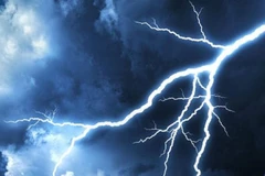 Hà Tĩnh: Một phụ nữ tử vong do bị sét đánh khi đang làm đồng
