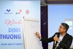 Ông Abhijit Das, Nhà sáng lập và Giám đốc điều hành Narrativ.Design™ diễn thuyết tại Hội thảo.