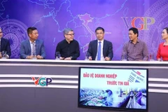 Các khách mời tại buổi tọa đàm. (Ảnh: Văn Điệp/TTXVN)