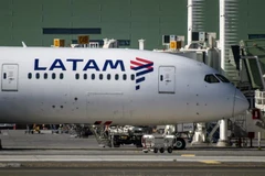 Máy bay của hãng hàng không LATAM tại sân bay quốc tế Santiago, Chile. (Ảnh: AFP/TTXVN)