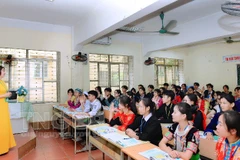 Cô và trò Trường Phổ thông Vùng cao Việt Bắc trong tiết học bộ môn tiếng Anh. (Nguồn: thainguyen.gov.vn)