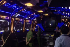 Lực lượng chức năng kiểm tra an toàn về phòng cháy chữa cháy và cứu nạn cứu hộ tại các cơ sở kinh doanh karaoke. (Nguồn: congan.namdinh.gov.vn)