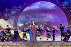 Tiết mục văn nghệ tại lễ khai mạc. (Ảnh: Tuấn Anh/TTXVN)