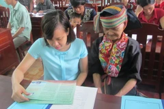 Trợ giúp viên pháp lý tư vấn pháp luật cho đồng bào dân tộc. huyện Bình Liêu. (Nguồn: Bộ Tư pháp)