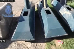 Lần đầu tiên cảnh sát Tây Ban Nha thu giữ tàu ngầm không người lái được sử dụng để buôn lậu ma túy. ( Ảnh: theguardian.com)