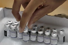 Vaccine ngừa COVID-19 của Pfizer-BioNTech. (Ảnh: AFP/TTXVN)