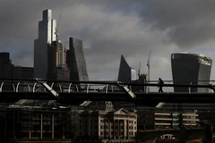 Thị thực vàng cho các nhà đầu tư nước ngoài cư trú tại Vương quốc Anh sẽ bị chính phủ loại bỏ. (Nguồn: Reuters)