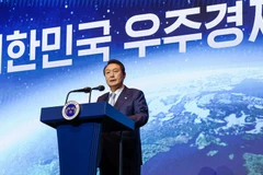 Tổng thống Hàn Quốc Yoon Suk-yeol phát biểu tại Diễn đàn Không gian Hàn Quốc 2022. (Nguồn: Space News)