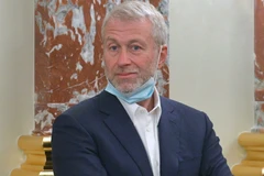 Tỷ phú Roman Abramovich sở hữu Câu lạc bộ bóng đá Chelsea, bị đóng băng tài sản tại Anh. (Nguồn: Sputnik/Getty)