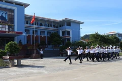 Kiểm tra chào cờ, duyệt đội ngũ, thông báo thời sự tuần khối cơ quan tại Bộ tư lệnh Vùng 4 Hải quân. (Nguồn: qdnd.vn)