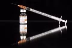 Vaccine phòng COVID-19 của Pfizer/BioNTech. (Ảnh: AFP/TTXVN)