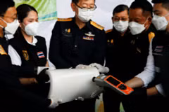 Các nhà chức trách Thái Lan thu giữ 897kg methamphetamine trị giá 2,7 tỷ baht (79.733.079 USD) được vận chuyển từ Đài Loan, ngày 4/12/2021. (Nguồn: Reuters)
