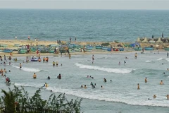 Các bãi tắm đẹp, hoang sơ ở Mũi Né (thành phố Phan Thiết, Bình Thuận) thu hút du khách. (Ảnh: Hồng Hiếu/TTXVN)