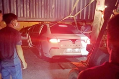 Hiện trường vụ tai nạn giao thông khiến 2 người chết, 2 người bị thương trên quốc lộ 10. (Nguồn: vtv.vn)