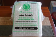 Sản phẩm bánh tráng siêu mỏng vừa được công nhận đạt OCOP 5 sao của Công ty TNHH Tân Nhiên, xã Trường Đông, thị xã Hòa Thành, tỉnh Tây Ninh. (Ảnh: Thanh Tân/TTXVN)