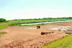 Dự án tiêu thoát lũ sông Nhơm đoạn qua huyện Nông Cống, Thanh Hóa đã ngừng thi công. (Ảnh: TTXVN phát)