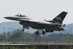 Một máy bay chiến đấu F-16 của Không quân Mỹ cất cánh tại Căn cứ Không quân Osan ở Pyeongtaek, cách Seoul 70km về phía nam Seoul ngày 9/5/2022 trong cuộc tập trận không quân thường kỳ kéo dài hai tuần. (Nguồn: Yonhap)