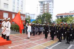 Trung tá Đỗ Thanh Long, Tiểu đoàn trưởng Tiểu đoàn Cảnh sát cơ động, phát biểu tuyên thệ nhận nhiệm vụ. (Nguồn: thanhnien.vn)