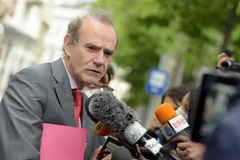 Ông Enrique Mora - quan chức của Liên minh châu Âu phụ trách quá trình đàm phán giữa Nga, Trung Quốc, Đức, Pháp, Anh và Iran về thỏa thuận hạt nhân Kế hoạch hành động chung toàn diện (JCPOA) - trả lời phỏng vấn báo chí tại Vienna, Áo. (Ảnh: THX/TTXVN)