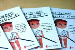 Cuốn cẩm nang 'Hãy tôn trọng! Đây là cơ thể tôi!' bằng tiếng Việt. 