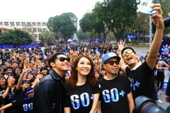 Các gương mặt Đại sứ của Chiến dịch Giờ Trái Đất năm 2017 tại Việt Nam. (Ảnh: Ngọc Hà/TTXVN)