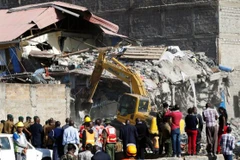 Hiện trường vụ sập chung cư. (Nguồn: Reuters)
