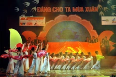 Một tiết mục trong chương trình nghệ thuật "Đảng cho ta mùa Xuân" từng được tổ chức. (Ảnh minh họa. Nguồn: TTXVN)
