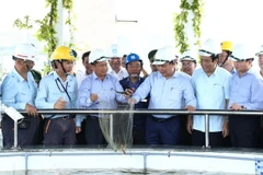 Thủ tướng Nguyễn Xuân Phúc thăm và làm việc tại Công ty TNHH Gang thép Hưng Nghiệp Formosa Hà Tĩnh. (Ảnh: Thống Nhất/TTXVN)