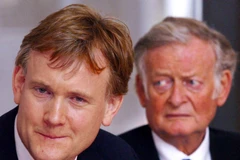 Tỷ phú David Thomson và cha Kenneth Thomson. (Nguồn: Bloomberg)