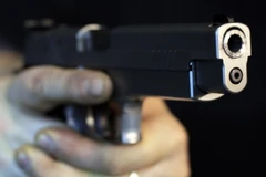 Nghi vấn nổ súng do mâu thuẫn giữa cậu và cháu, một người nguy kịch