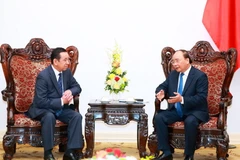 Thủ tướng Nguyễn Xuân Phúc tiếp ông Dash Bilegdorj, Đại sứ đặc mệnh toàn quyền Mông Cổ. (Ảnh: Thống Nhất/TTXVN)