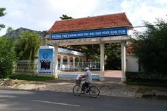 Kon Tum: Lấy học bổng của học sinh để trả tiền dạy phụ đạo