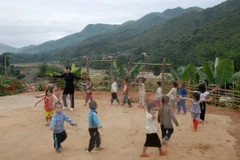 Giáo viên vùng cao. (Ảnh: Xuân Tư/TTXVN)