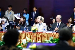 Đại biểu các nền kinh tế APEC tham dự tại cuộc đối thoại. (Ảnh: An Đăng/TTXVN)