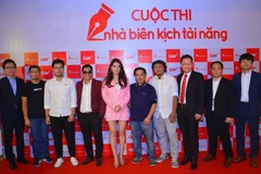 Các nhà làm phim tham gia hội đồng thẩm định cuộc thi. (Nguồn: CGV)