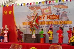 Trích đoạn tuồng tái hiện cuộc khởi nghĩa của Hai Bà Trưng chống quân xâm lược nhà Hán. (Ảnh: Đinh Thuận/TTXVN)