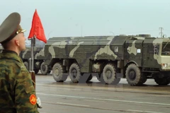 Tên lửa đạn đạo Iskander của Nga trong buổi tổng duyệt lễ duyệt binh ở Alabino ngoại ô Mátxcơva. (Nguồn: AFP/TTXVN)