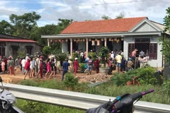 Người dân bao vây kẻ trộm vì nhầm là đối tượng bắt cóc trẻ em