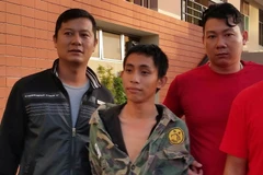 Đối tượng gây án bị Công an Cần Thơ bắt giữ. (Ảnh: Thanh Sang/TTXVN) 
